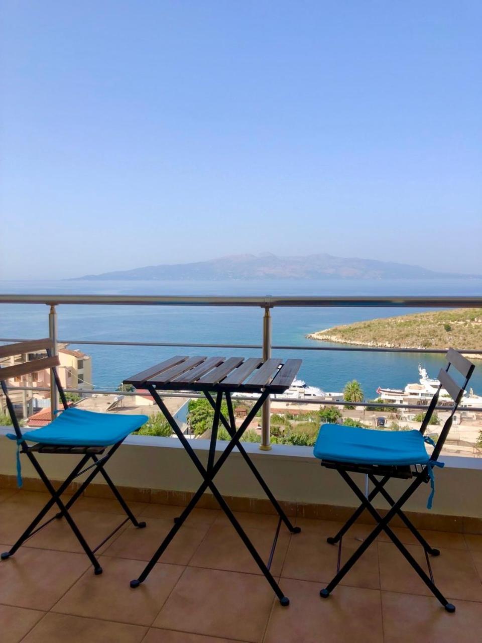 Comfy Blue Sarande Apartment Ngoại thất bức ảnh