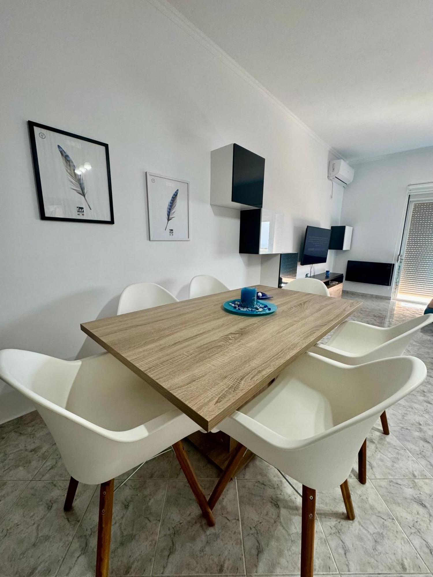 Comfy Blue Sarande Apartment Ngoại thất bức ảnh