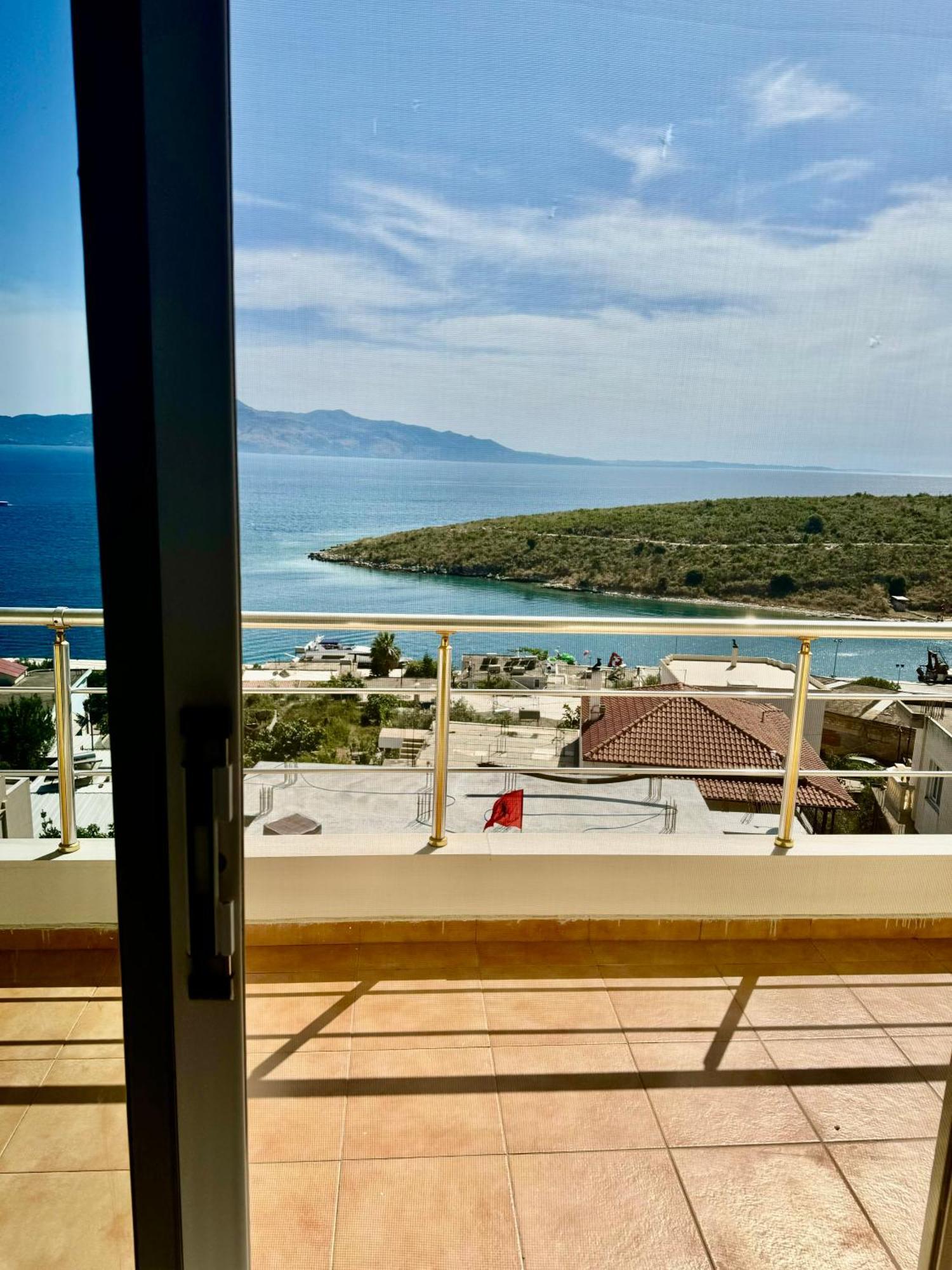Comfy Blue Sarande Apartment Ngoại thất bức ảnh