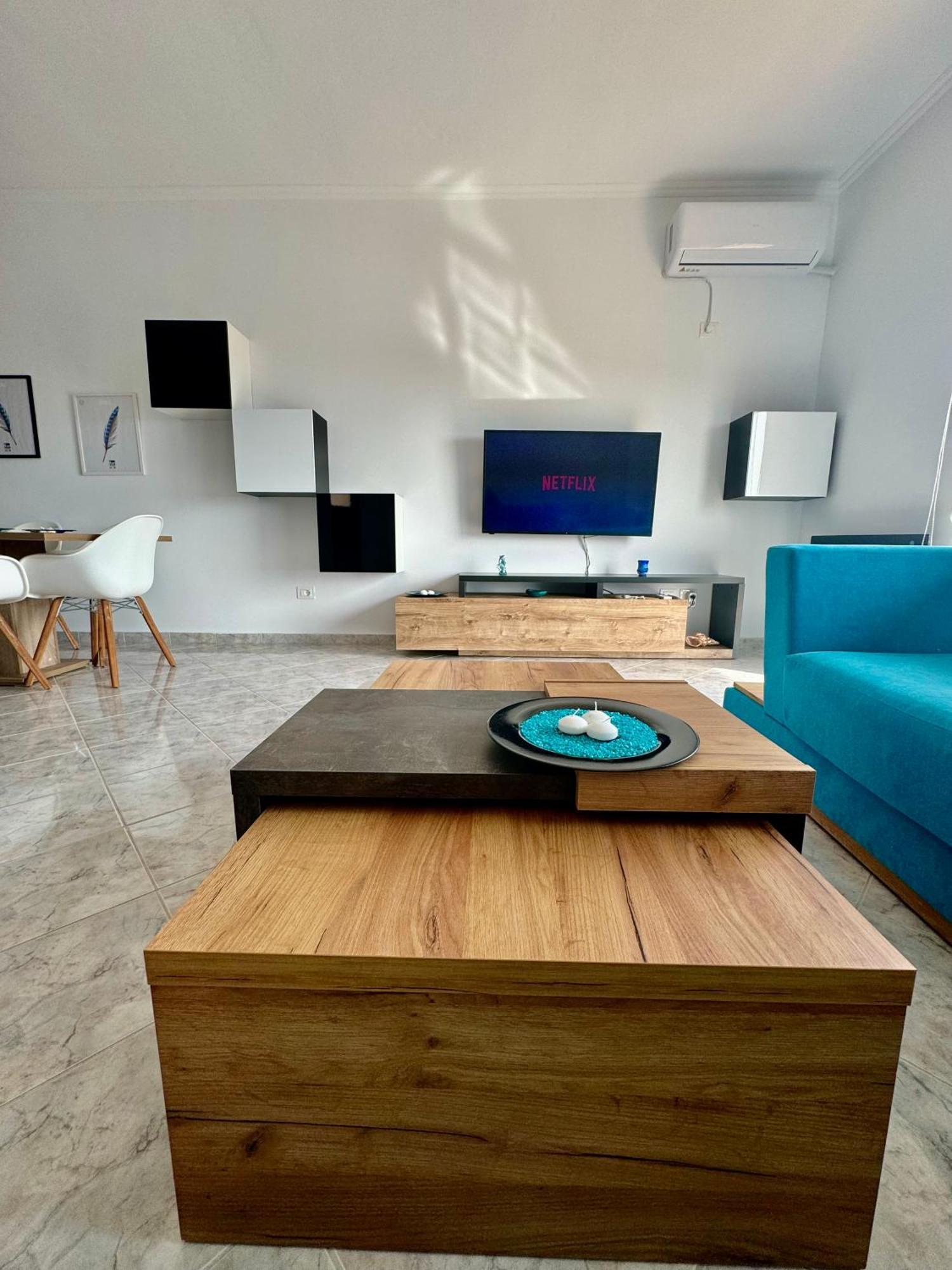 Comfy Blue Sarande Apartment Ngoại thất bức ảnh