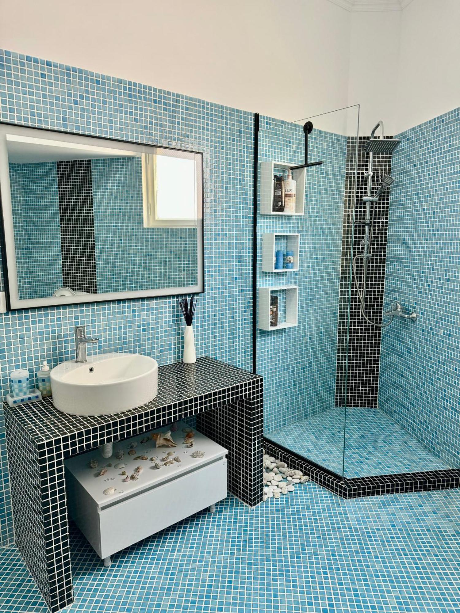 Comfy Blue Sarande Apartment Ngoại thất bức ảnh